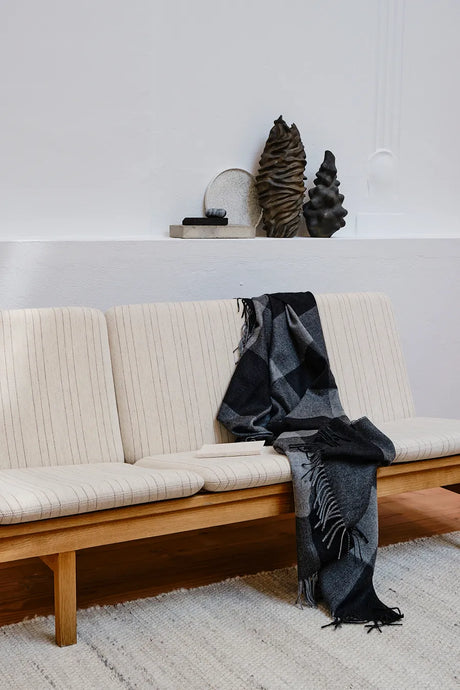 Caracas Plaid, black fra Silkeborg Uldspinderi - 3 - Jacobsen Plus