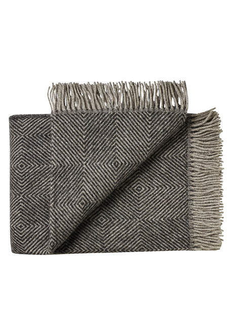 Fanø Plaid, slate black fra Silkeborg Uldspinderi - 1 - Jacobsen Plus