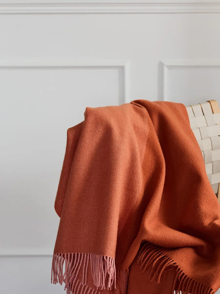 Secret Plaid, coral/amber fra Silkeborg Uldspinderi