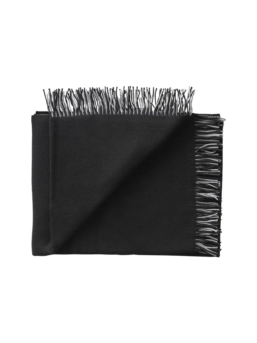 Secret Plaid, granite/black fra Silkeborg Uldspinderi