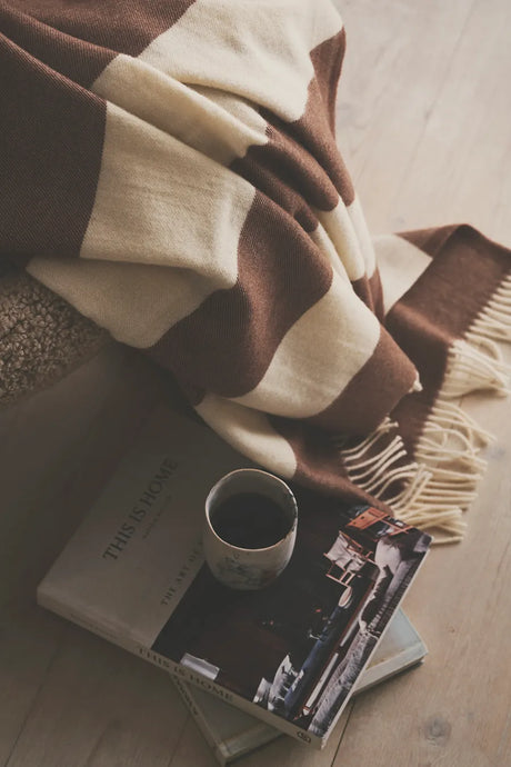 The Sweater Plaid, brown fra Silkeborg Uldspinderi - 2 - Jacobsen Plus