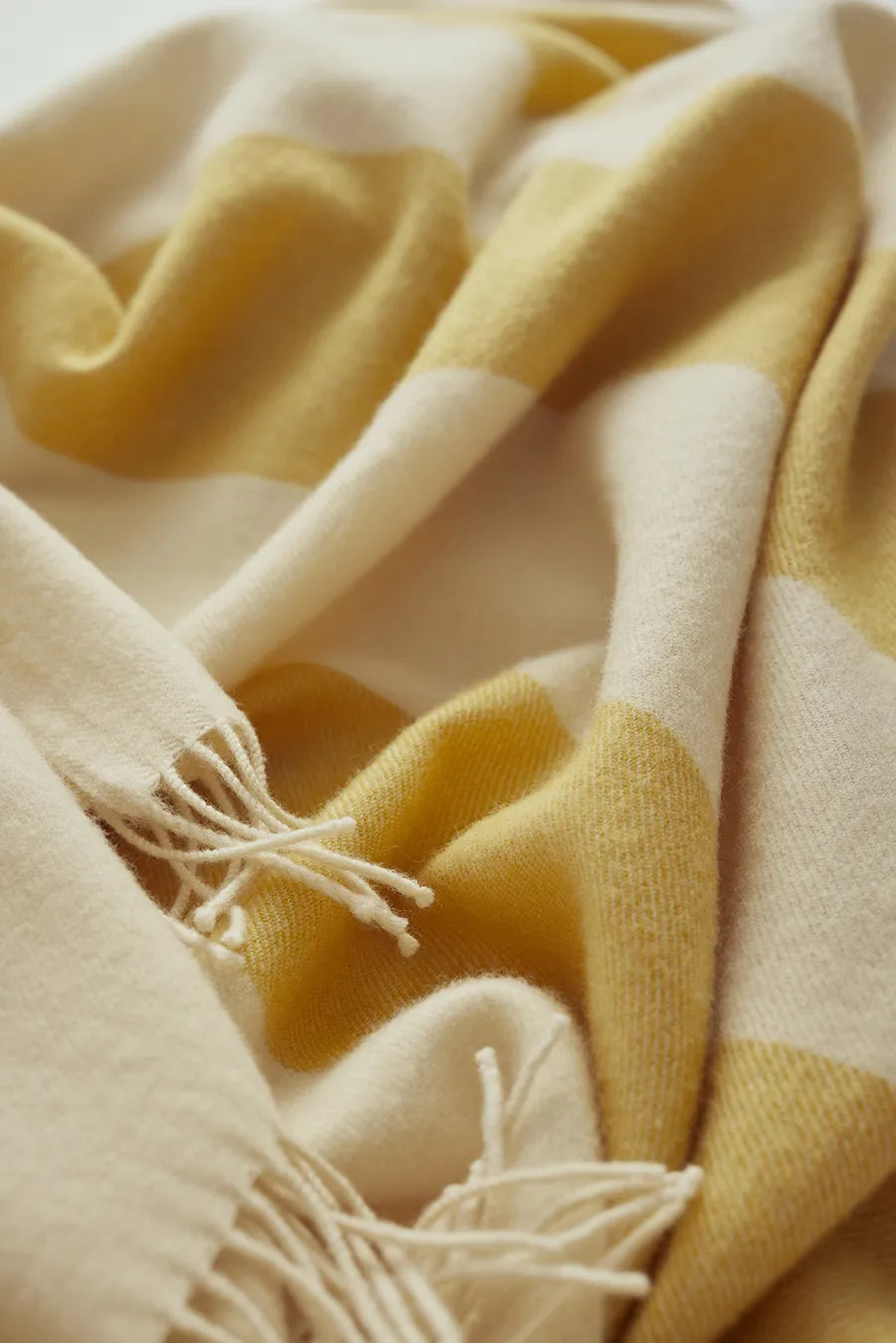 The Sweater Plaid, golden yellow fra Silkeborg Uldspinderi