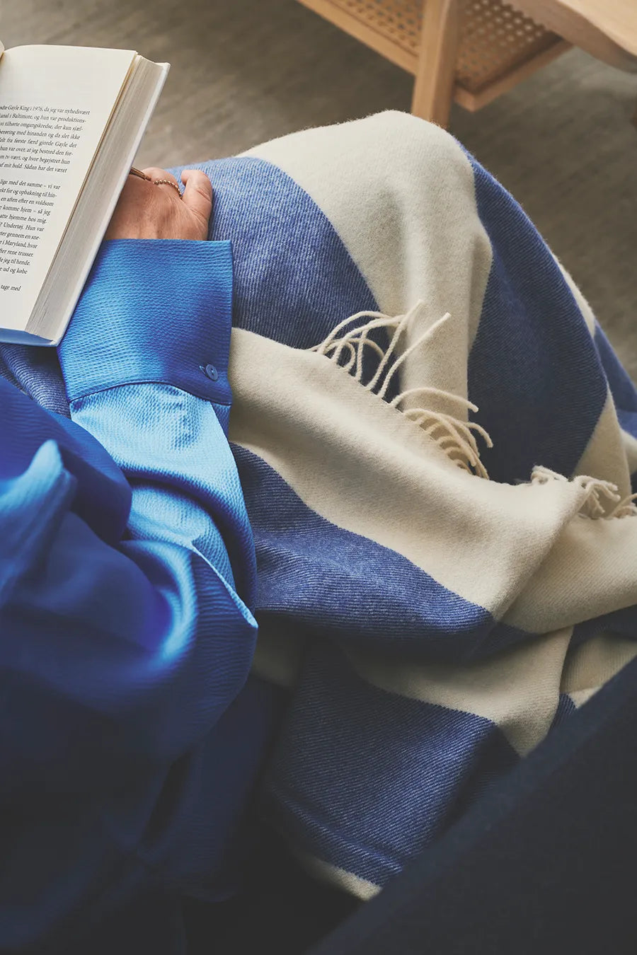 The Sweater Plaid, cobalt fra Silkeborg Uldspinderi