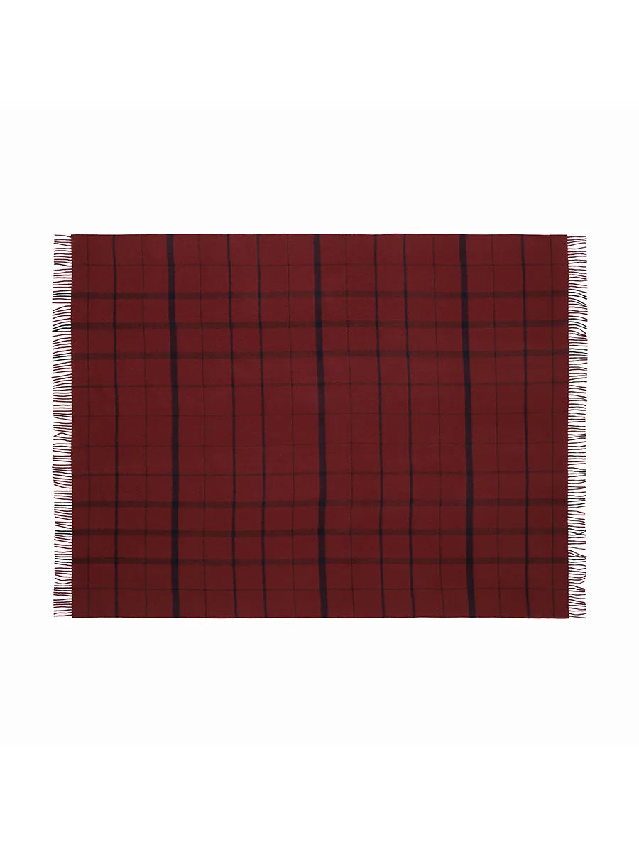 Warp & Weft Plaid, beetroot/midnight fra Silkeborg Uldspinderi