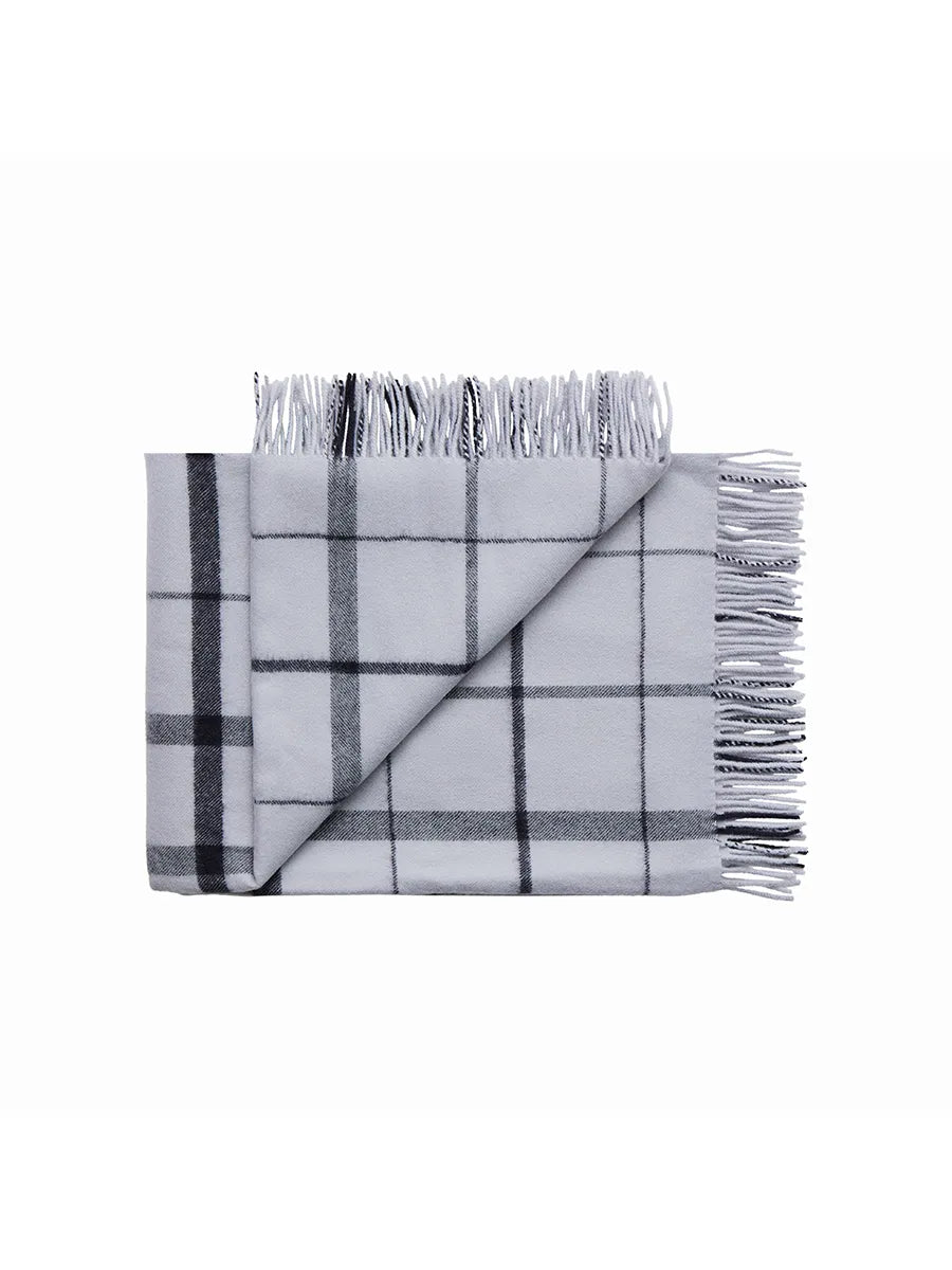 Warp & Weft Plaid, concrete/midnight fra Silkeborg Uldspinderi