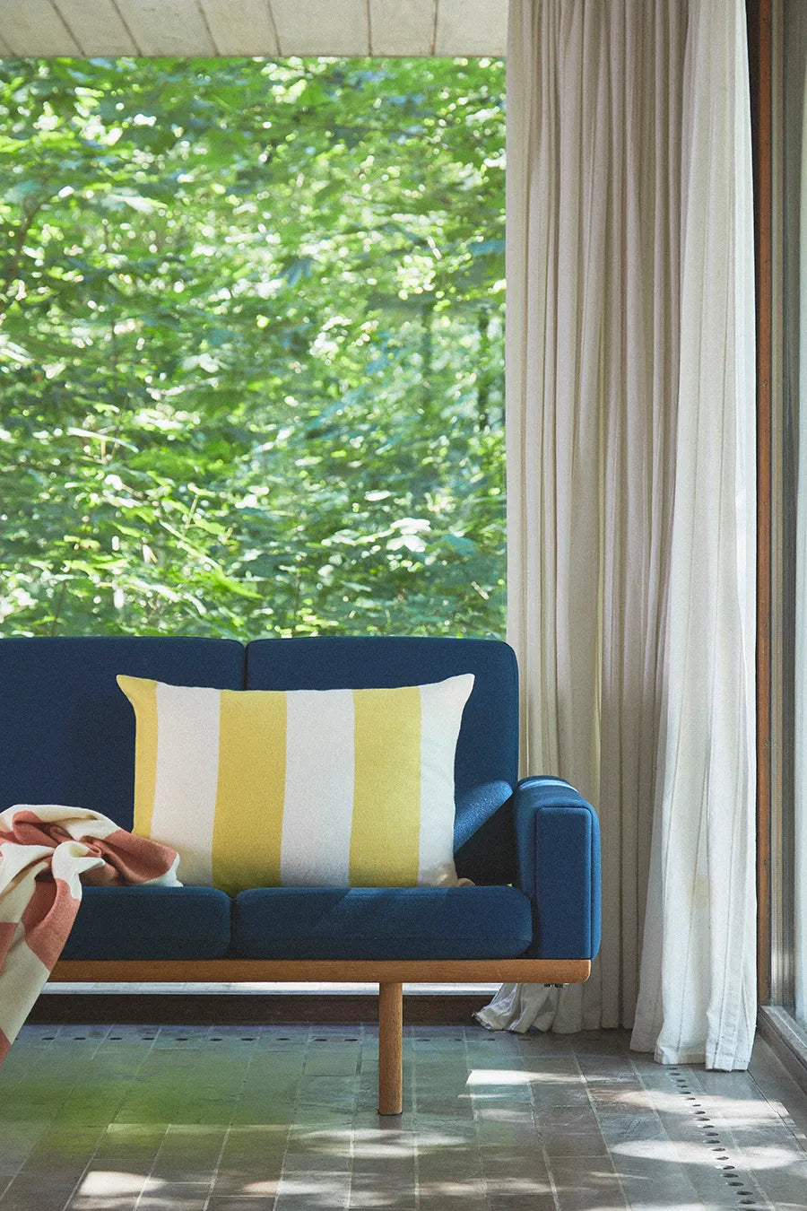 The Sweater Cushion, golden yellow fra Silkeborg Uldspinderi