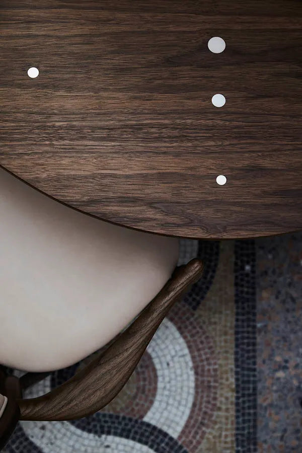 Sølvbordet af Finn Juhl