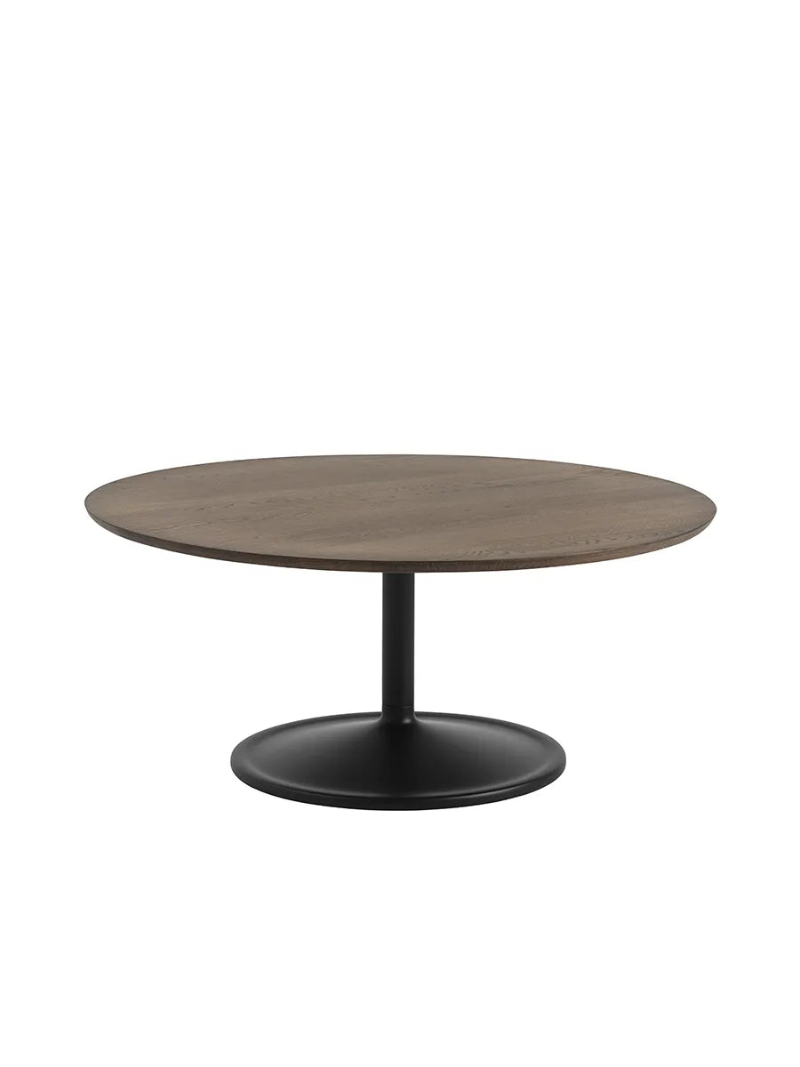 Soft Coffee Table, Ø95 fra Muuto - Dark Oiled Oak - Jacobsen Plus