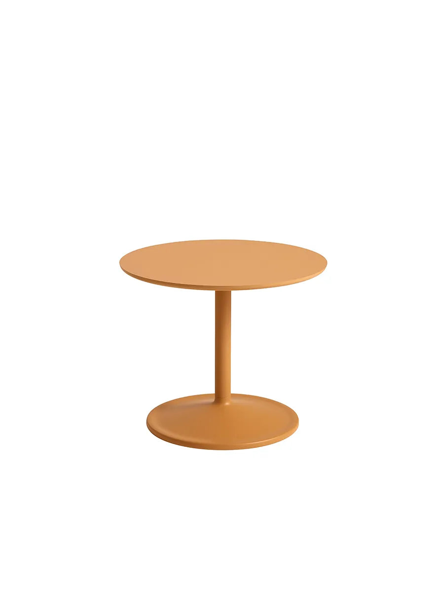 Soft Side Table, Ø48/H40 fra Muuto - Orange Laminat - Jacobsen Plus