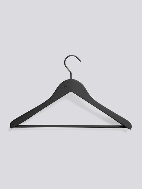 Soft Coat Hanger 4 stk. fra Hay - Wide w. bar / Sort - Jacobsen Plus