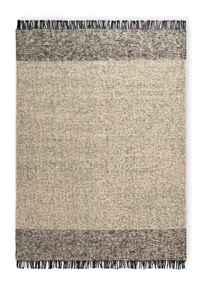 Speck Monochrome gulvtæppe fra Tom Dixon - 170x240cm - Jacobsen Plus