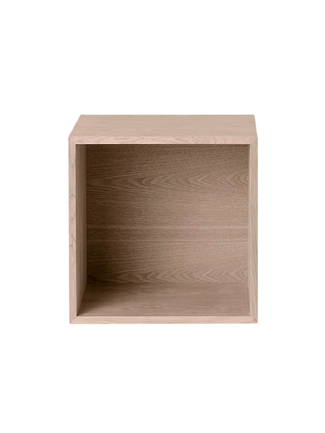 Stacked Reol, medium fra Muuto - Eg / Lukket (med ryg) - Jacobsen Plus