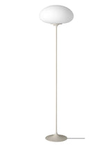 Stemlite gulvlampe fra GUBI - H: 150 cm / Pebble Grey - Jacobsen Plus