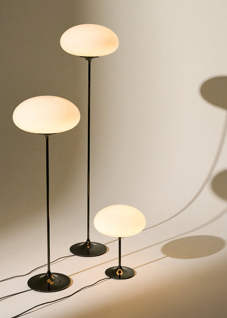 Stemlite opal gulvlampe, H150 fra GUBI - 1 - Jacobsen Plus