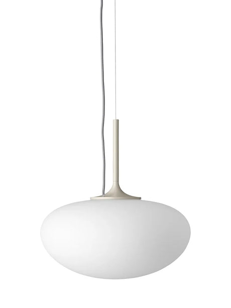 Stemlite Pendel fra GUBI - Pebble Grey - Jacobsen Plus