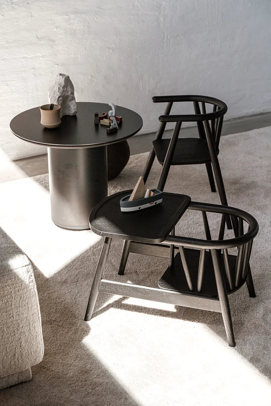 Smilla Toddler Stol, sortlakeret eg fra Oaklings