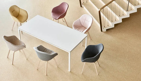About a Chair AAC123 fra Hay - Prisgruppe 1 / Lakeret eg - Jacobsen Plus