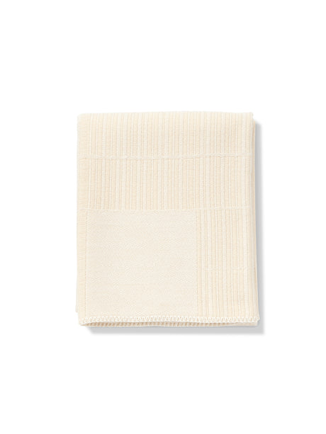 Grid Throw fra Fredericia Furniture - Off-white - Jacobsen Plus