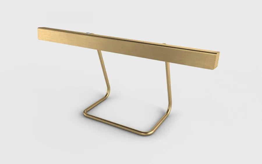 T Model bordlampe fra Anour - Børstet messing - Jacobsen Plus