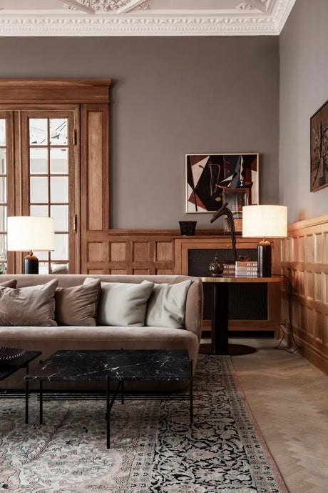 Gravity Small Bordlampe, canvas skærm fra GUBI - Hvid marmor - Jacobsen Plus