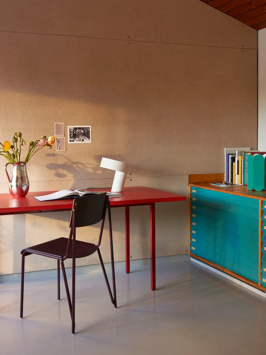 Slant bordlampe fra Hay