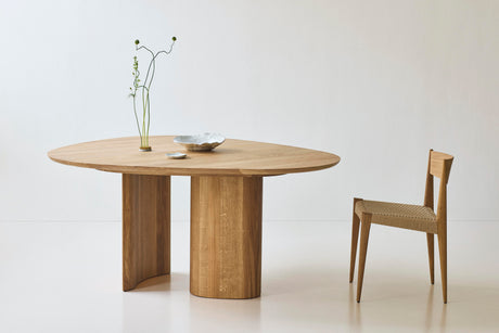 Tangent spisebord, rund Ø136 fra DK3 - Olieret eg - Jacobsen Plus