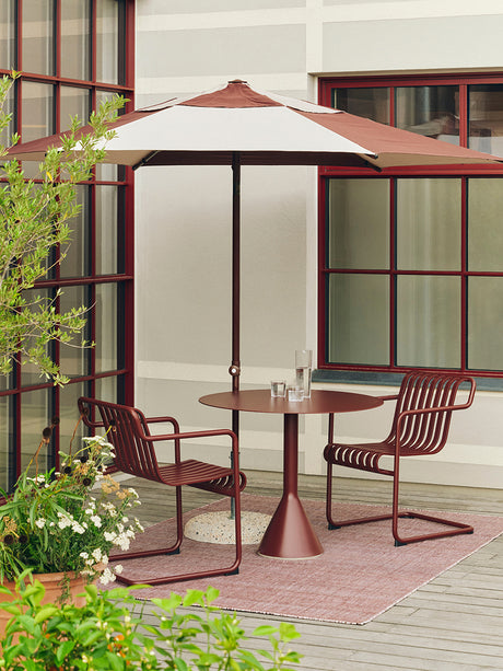 Terrazza Parasol, Hexagon fra HAY - Off-white and burgundy - Jacobsen Plus
