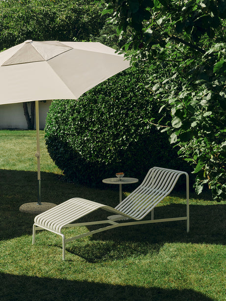 Terrazza Parasol, Hexagon fra HAY - Off-white and burgundy - Jacobsen Plus