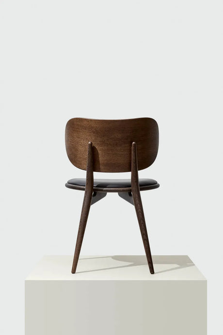 The Dining Chair fra Mater - Sirka grå eg - Jacobsen Plus