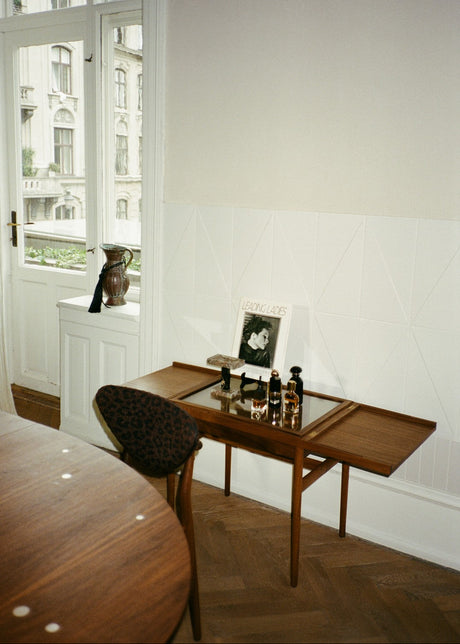 Kunstsamlerens Bord af Finn Juhl - 2 - Jacobsen Plus