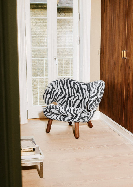 Pelikan stol, eg olie af Finn Juhl - 1 - Jacobsen Plus