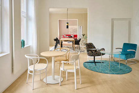 209 Armstol, hvid fra Thonet - 3 - Jacobsen Plus