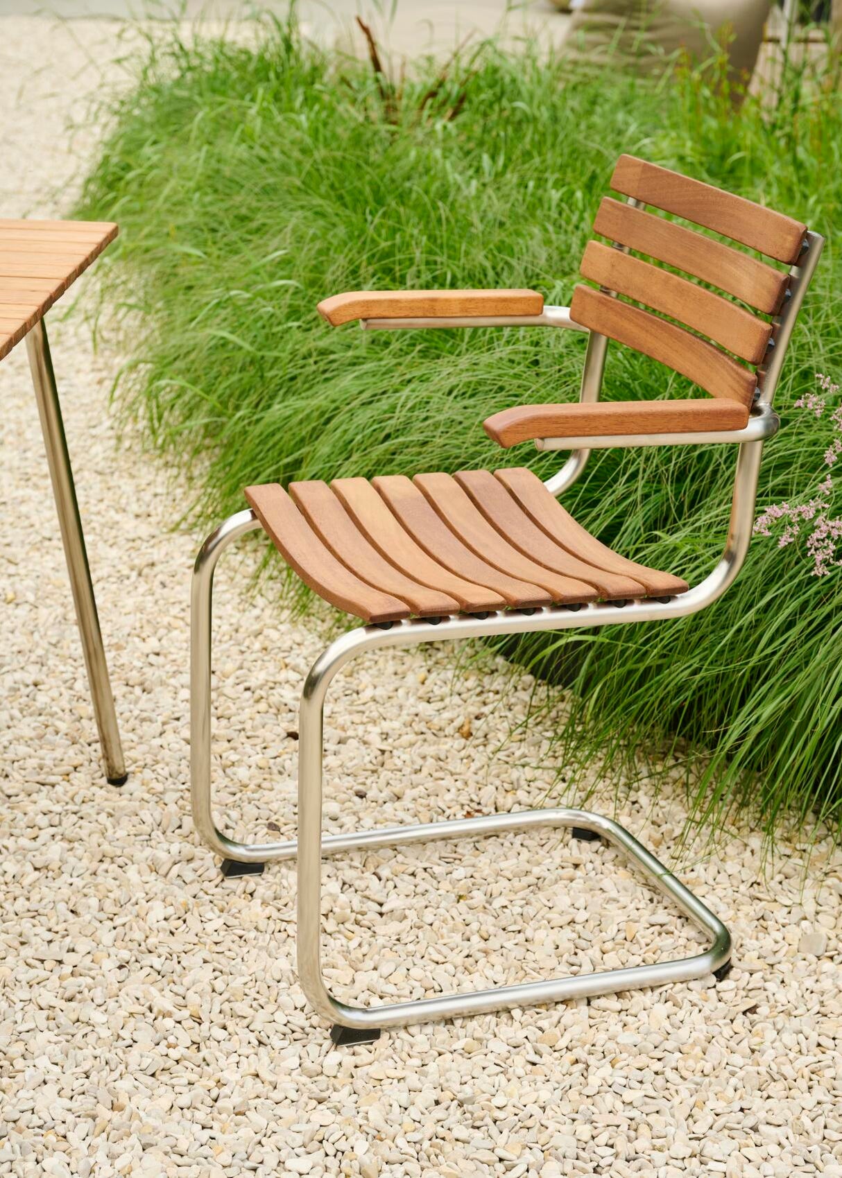 S 40 F Outdoor cantilever chair, med armlæn fra Thonet - 2 - Jacobsen Plus