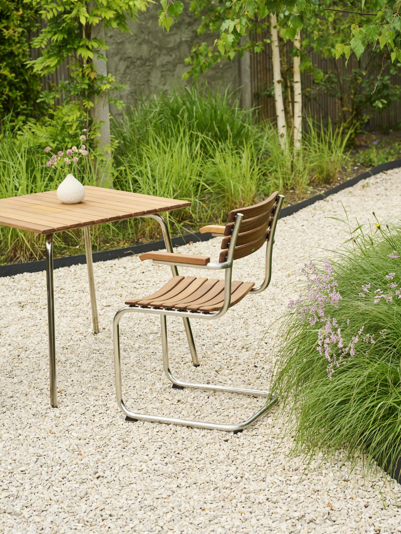 S 40 F Outdoor cantilever chair, med armlæn fra Thonet
