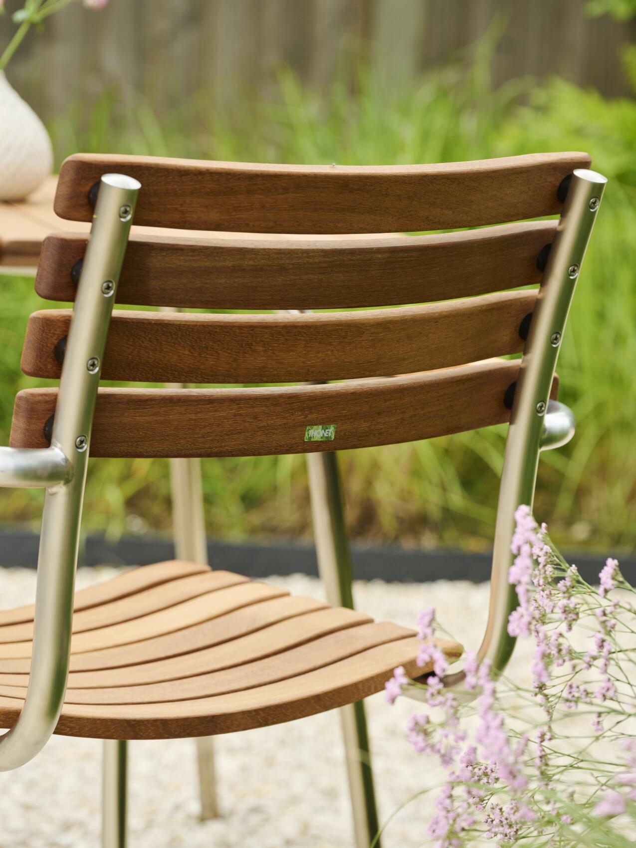 S 40 F Outdoor cantilever chair, med armlæn fra Thonet
