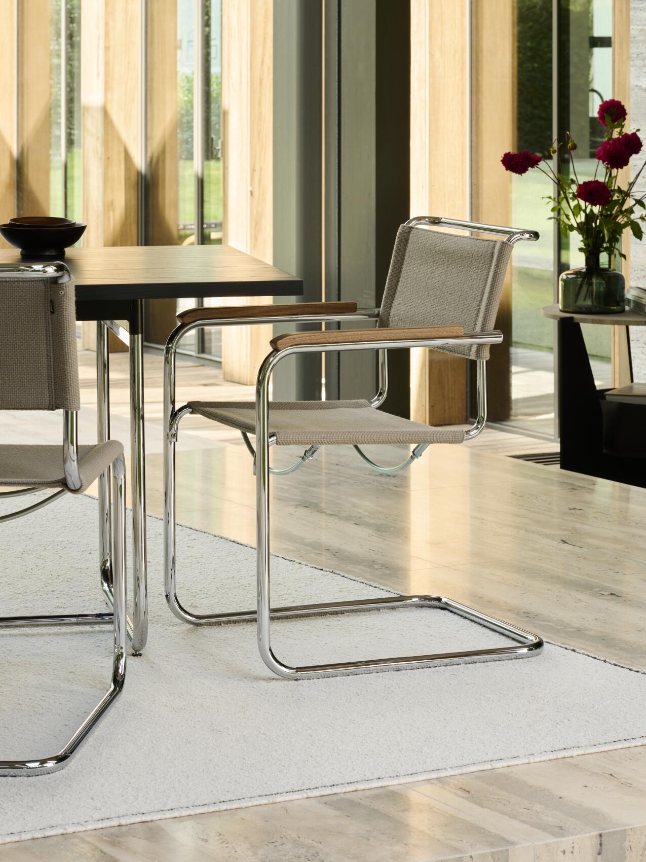 S 34 V cantilever chair fra Thonet