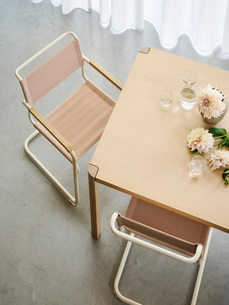 S 34 V cantilever chair fra Thonet - Chrome - Nobel 61297 - Oiled walnut - Without gliders - Jacobsen Plus