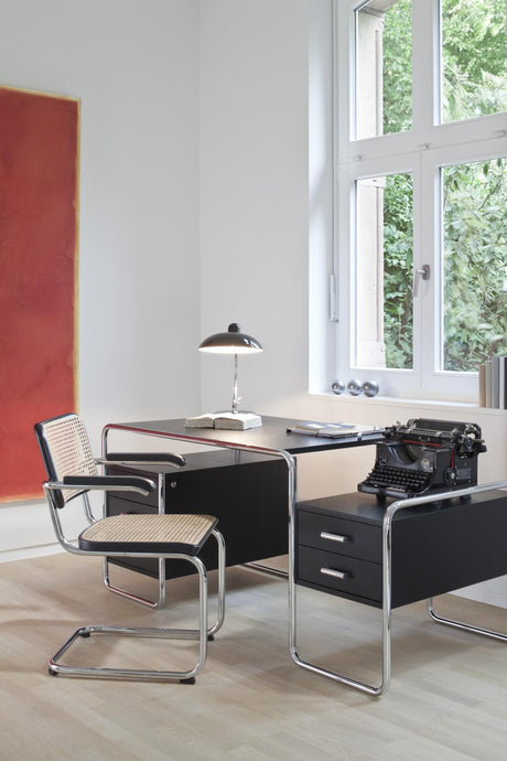 S 285 skrivebord, krom fra Thonet - Lacquer pure white RAL 9010 - 4 shelves - Jacobsen Plus