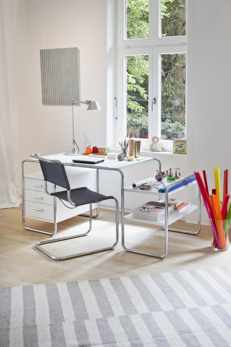 S 285 skrivebord, krom fra Thonet - Lacquer pure white RAL 9010 - 4 shelves - Jacobsen Plus
