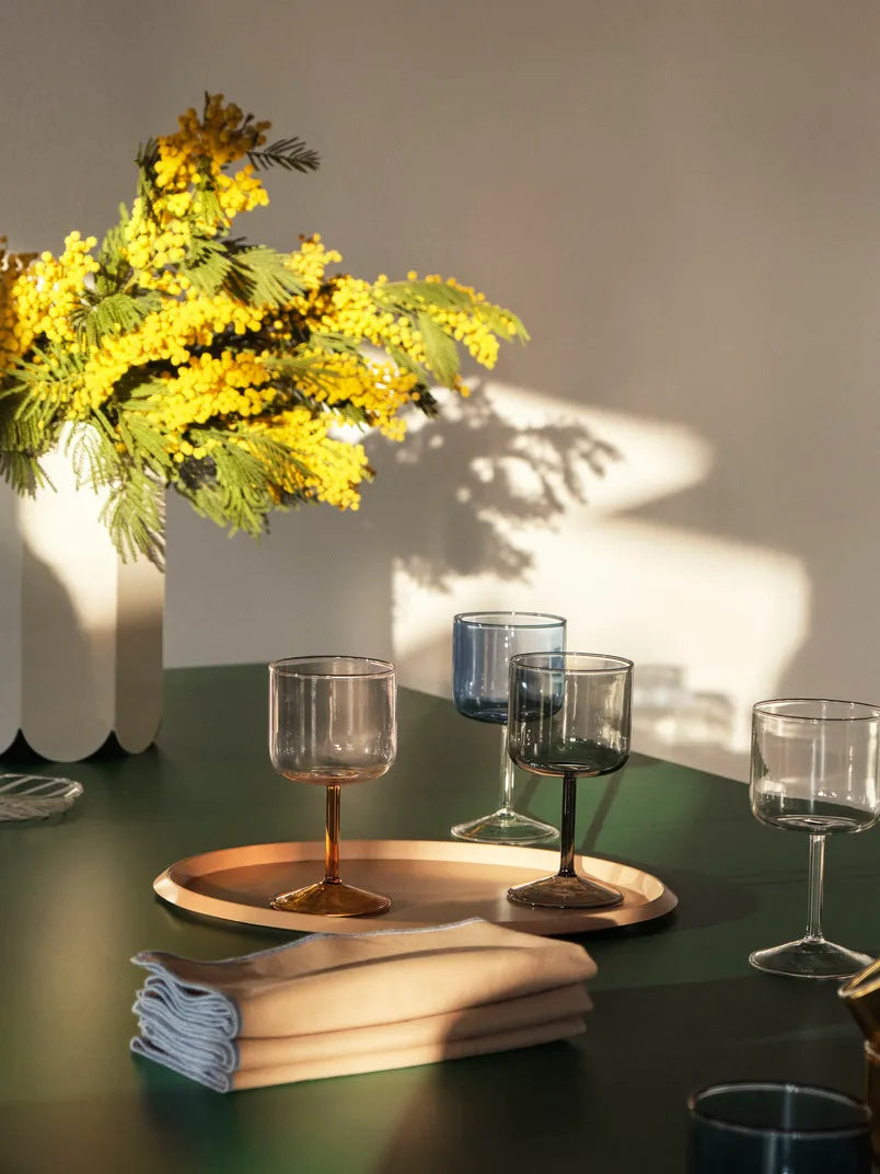 Tint Wine Glass fra Hay