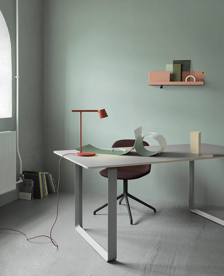 Tip Table Lamp fra Muuto - Black - Jacobsen Plus