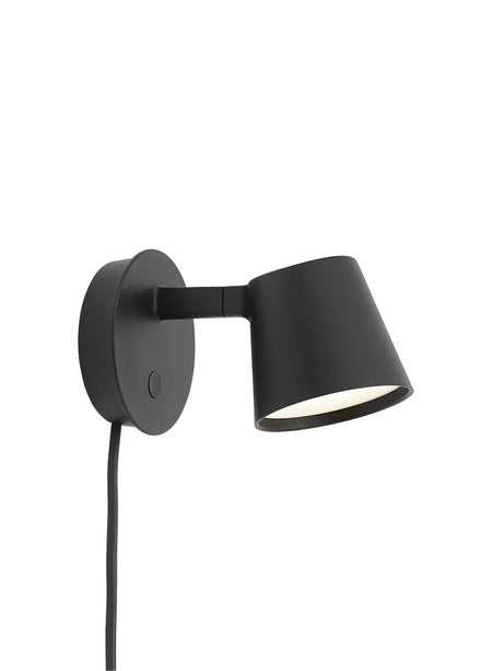 Tip Wall Lamp fra Muuto - Black - Jacobsen Plus