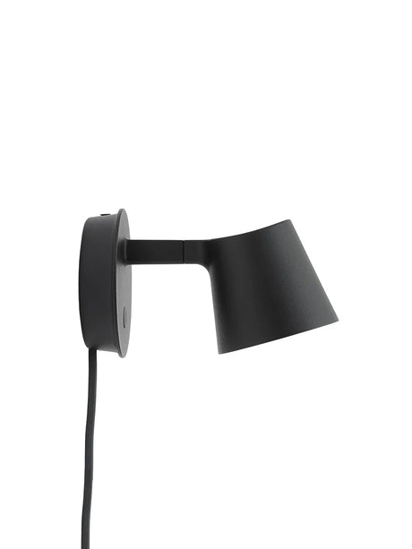 Tip Wall Lamp fra Muuto - Black - Jacobsen Plus