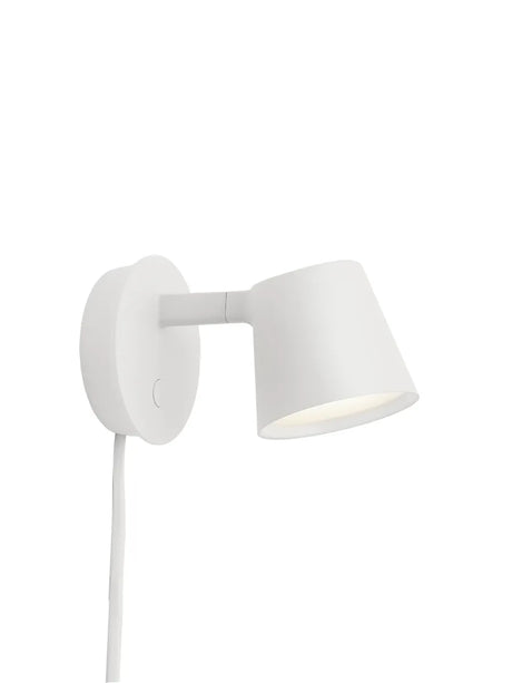 Tip Wall Lamp fra Muuto - White - Jacobsen Plus