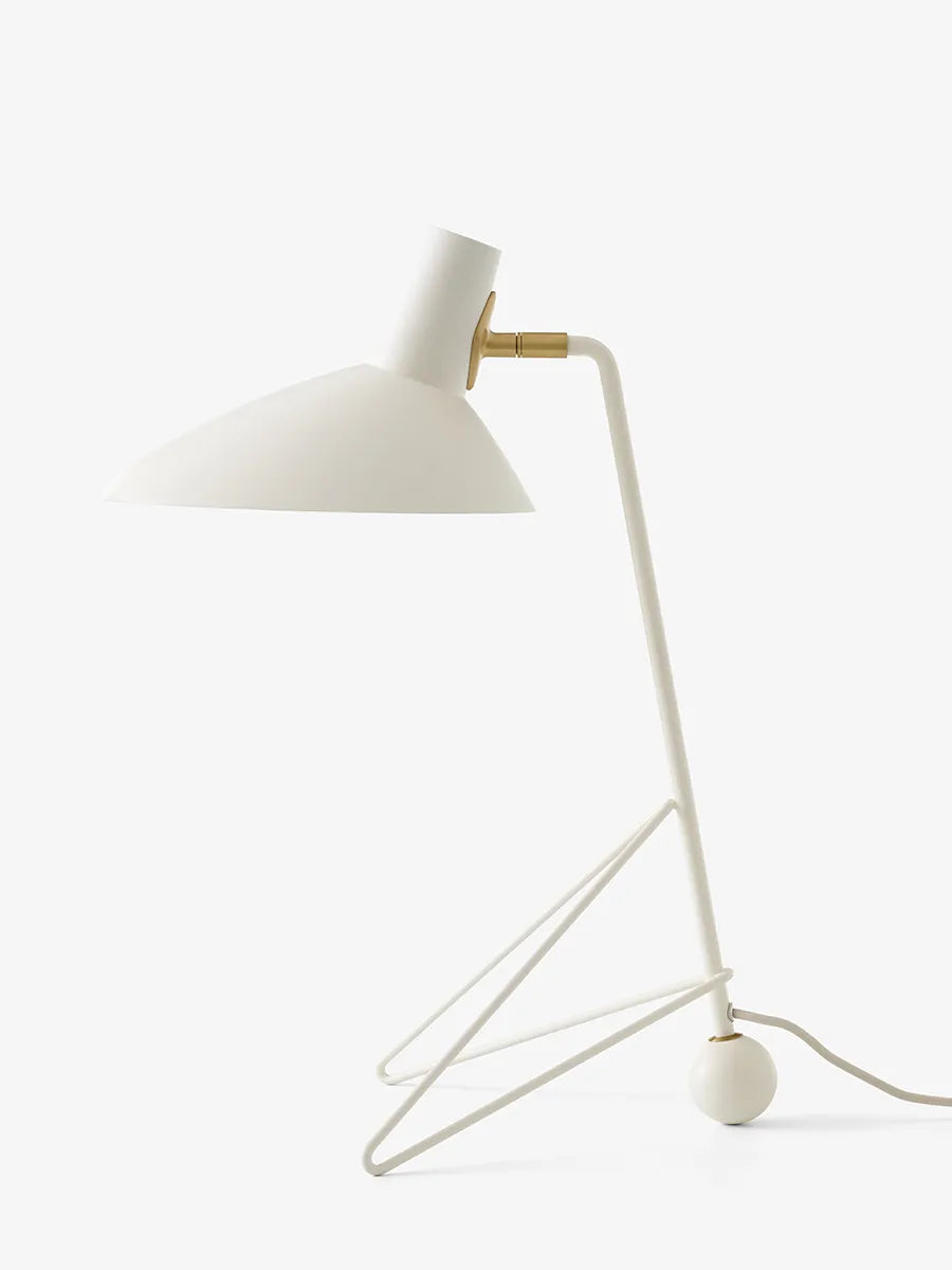 Tripod HM9 Bordlampe af Hvidt & Mølgaard - White - Jacobsen Plus