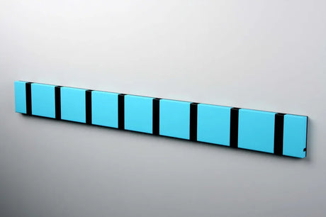 KNAX knagerække med otte knager fra LoCa - Turquoise / Sorte knager - Jacobsen Plus