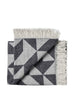 Twist a Twill Plaid, dark grey fra Silkeborg Uldspinderi