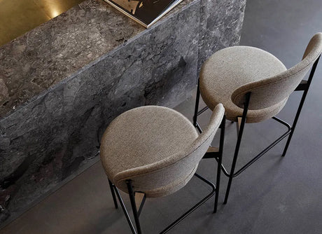 Serie 430 barstol, sort af Verner Panton - Højde: 65 cm / Stofgruppe 1 - Jacobsen Plus