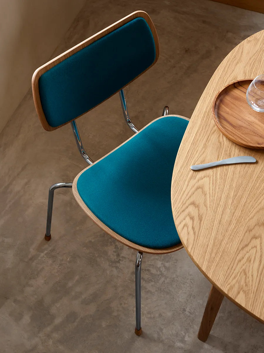 Vega Stol, mood 01104/krom fra Carl Hansen & Søn