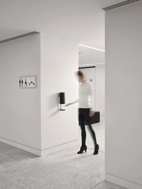 Sensorstyret håndsprit- og sæbedispenser, vægmonteret i sort fra VOLA - 3 - Jacobsen Plus